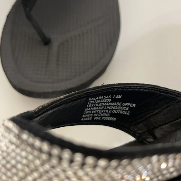 WILD PAIR Thong Wedge Sandals flip flops bling black size 7.5 - Picture 7 of 9